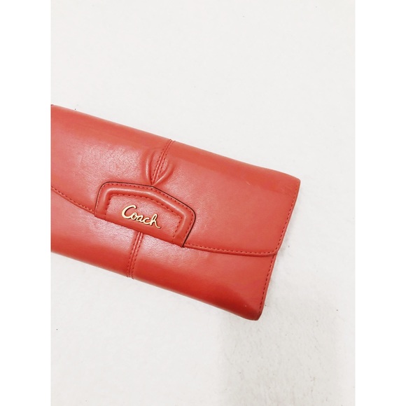 Coach Handbags - Coach Leather Wallet